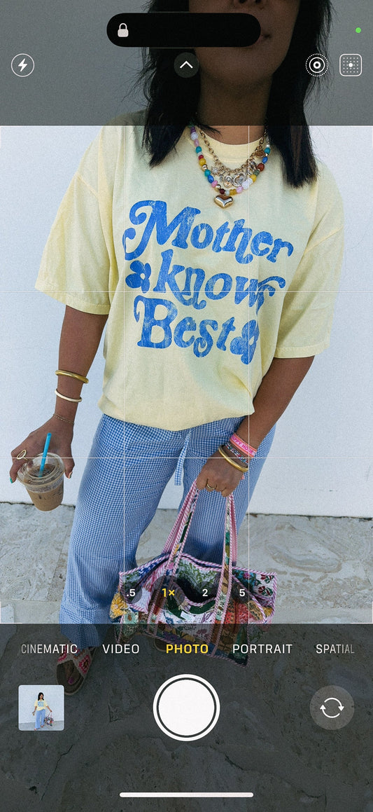 MOTHER KNOWS BEST GRAPHIC TEE - BUTTER YELLOW / BLUE