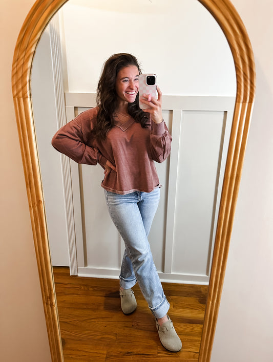 EXTRA from preorder Faded Feels V-Neck Pullover