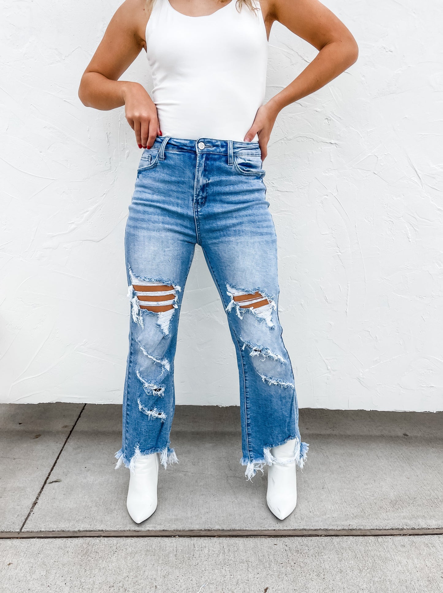 PREORDER- URBAN DISTRESSED CROP JEAN