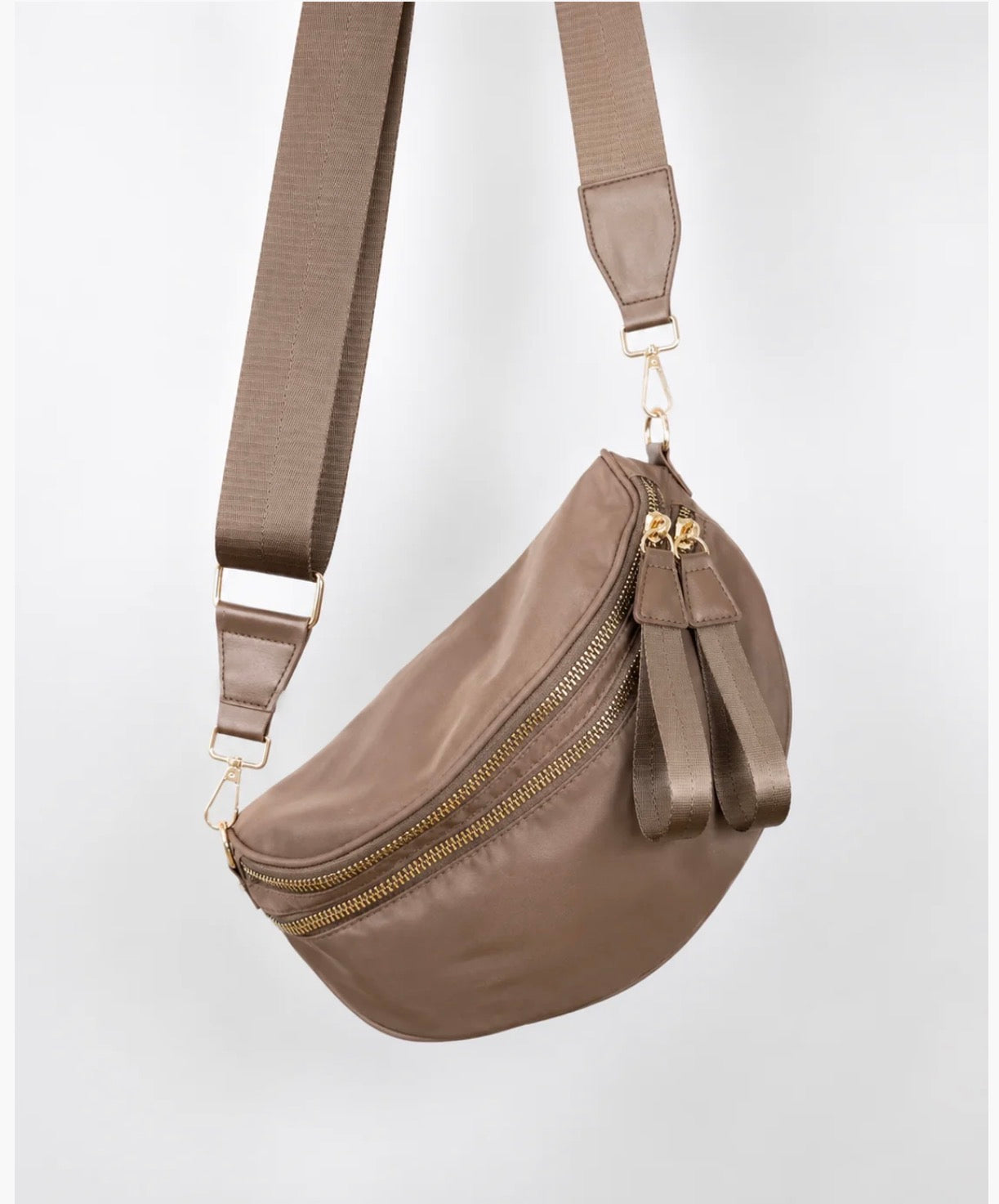 Pre-order CROSSBODY BAG!