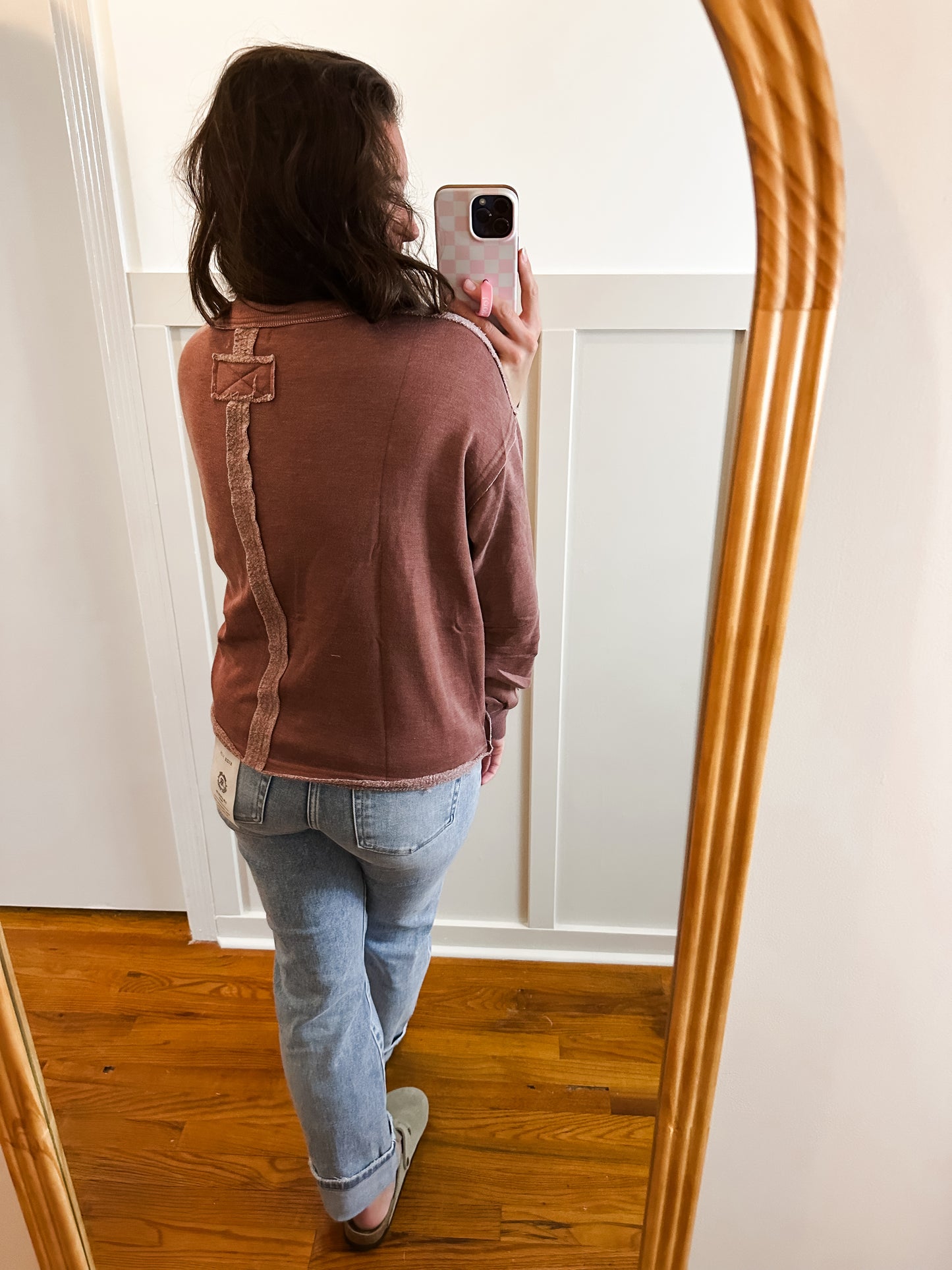 EXTRA from preorder Faded Feels V-Neck Pullover