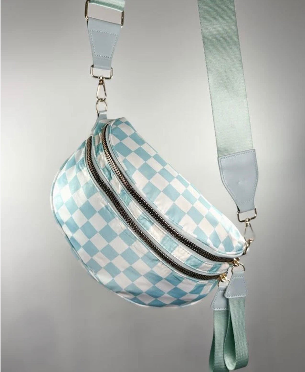 Pre-order CROSSBODY BAG!