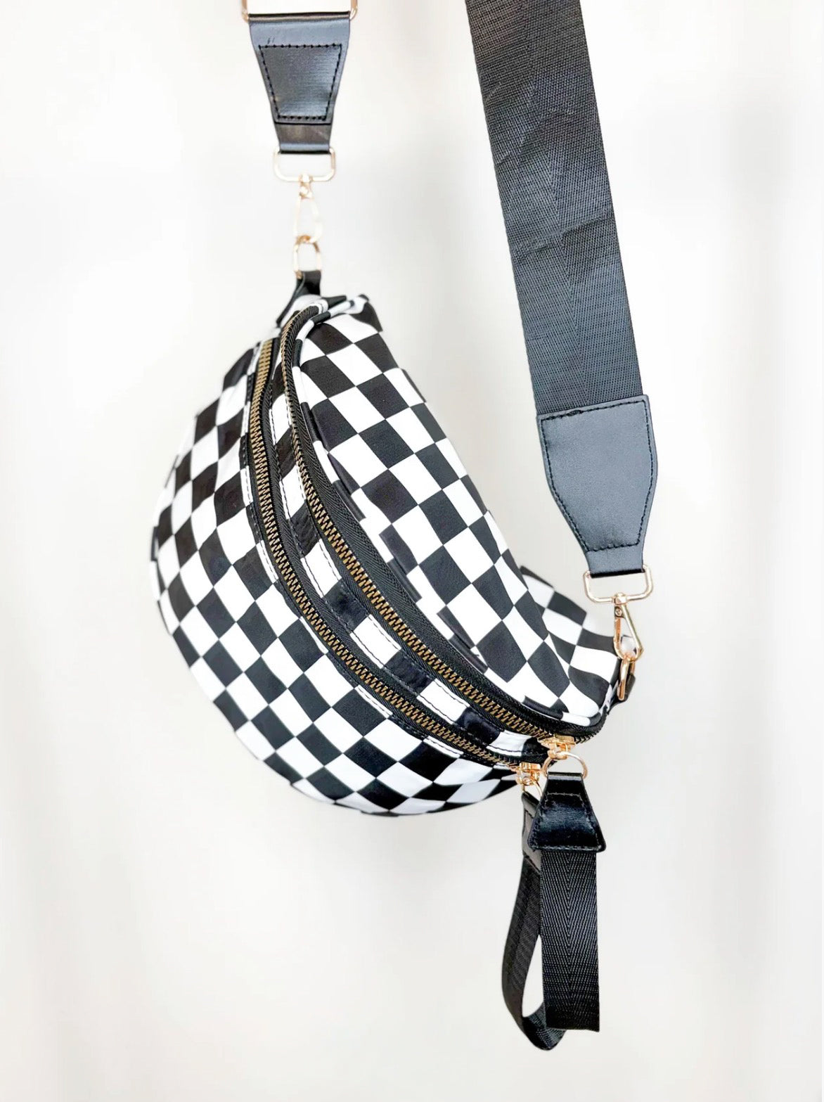 Pre-order CROSSBODY BAG!